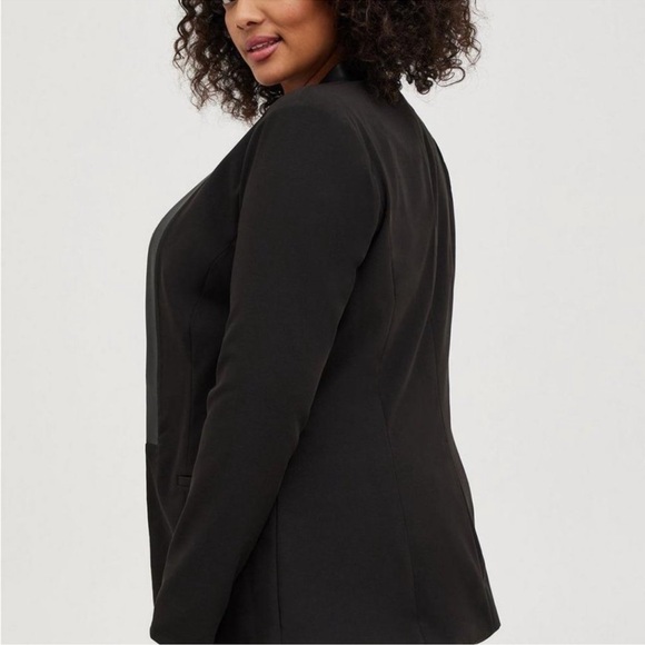 Torrid Studio Crepe Faux Leather Trim Blazer - Picture 3 of 13